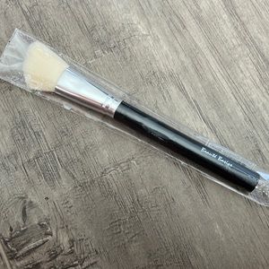 NWT Contour Brush